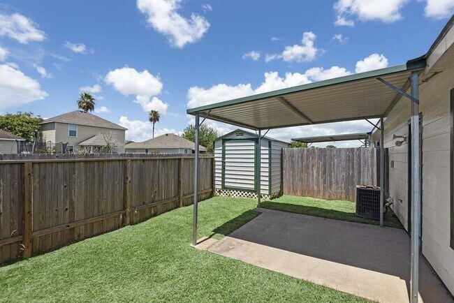 Building Photo - 5082 Akumal Calle