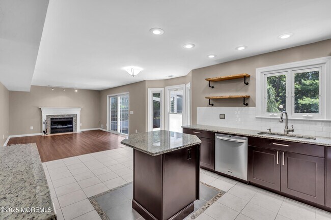 Building Photo - 94 Heritage Dr