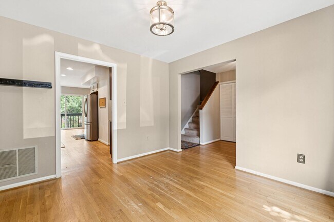 Building Photo - This is Reston living at its finest!