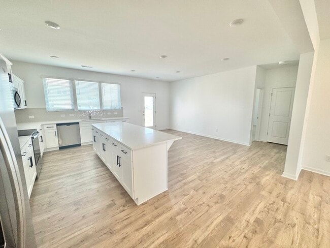 Building Photo - New 3 br 2.5 ba home in Kensington community China Grove