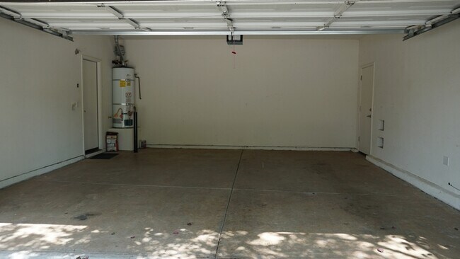 Building Photo - Spacious 3 bedroom 2 bath home in Rancho Cordova!!