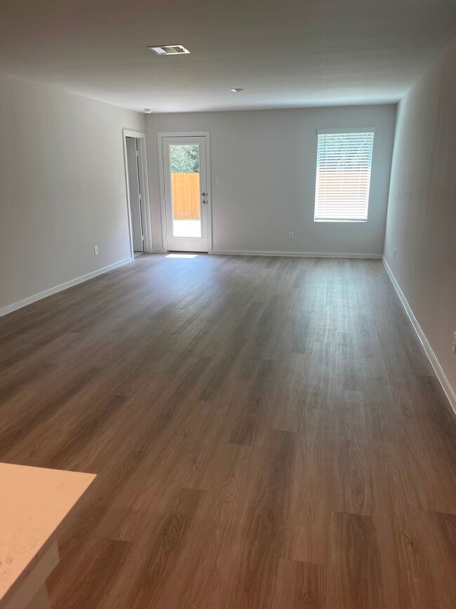 Building Photo - 12164 Lexington Heights Dr