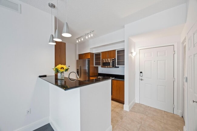 Building Photo - 804 E Windward Way