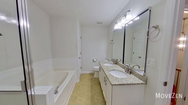 Building Photo - 2200 Valley Edge Dr