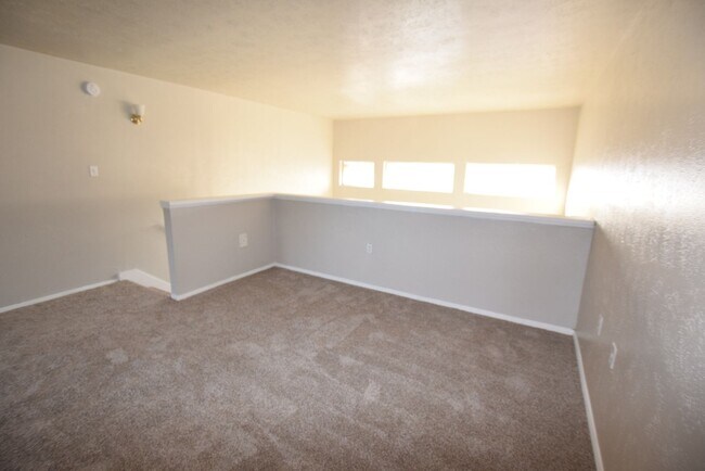 Building Photo - 3916 Crayrich Cir
