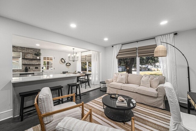 Building Photo - 5050 Pittman St