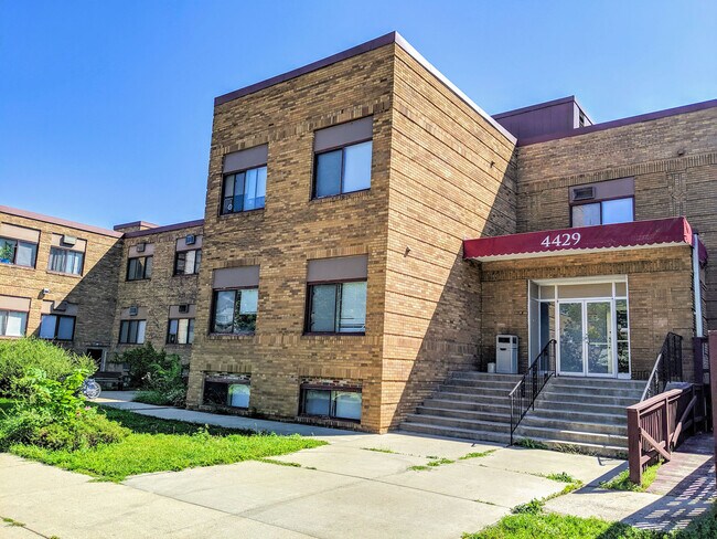 Primary Photo - 4429 Nicollet Ave
