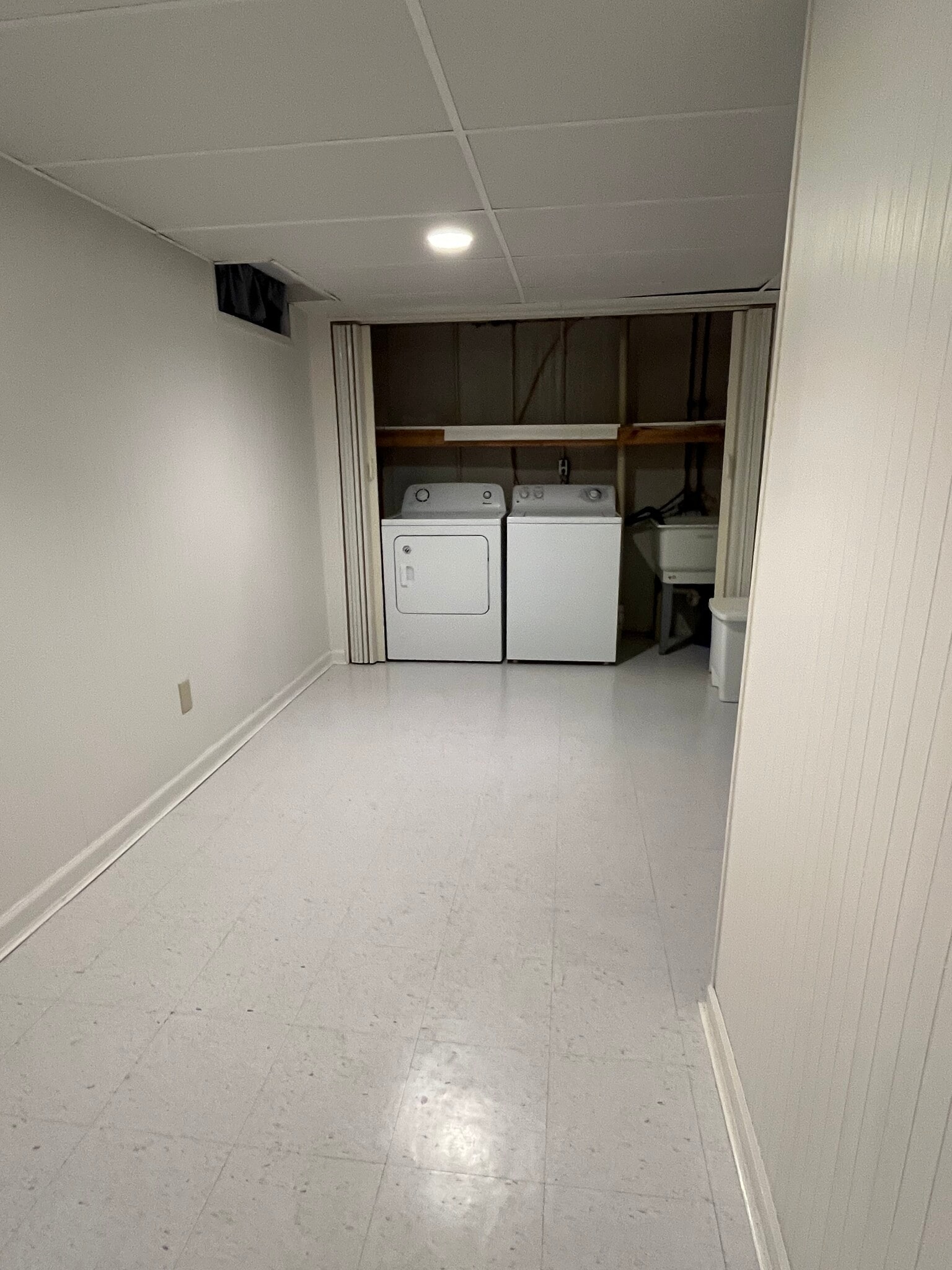 Building Photo - 3010 Bolgos Cir