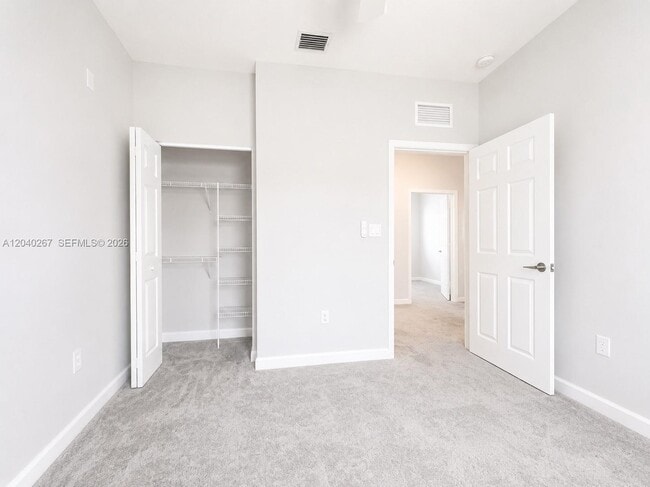 Building Photo - 1523 SW 29th St