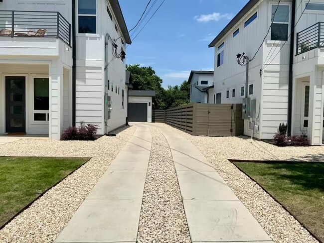 Building Photo - 6100 Ponca St