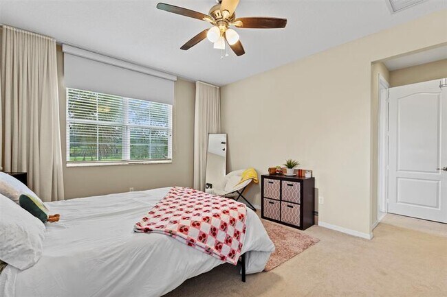 Building Photo - 5224 SW 77th Way