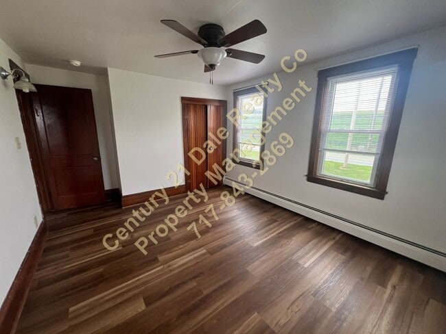 Building Photo - 4 BR Home in Red Lion School District