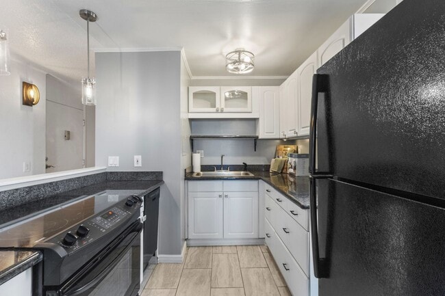Building Photo - Live your best life in this well-appointed...
