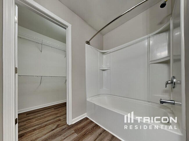 Building Photo - 3534 Mica Cir SE