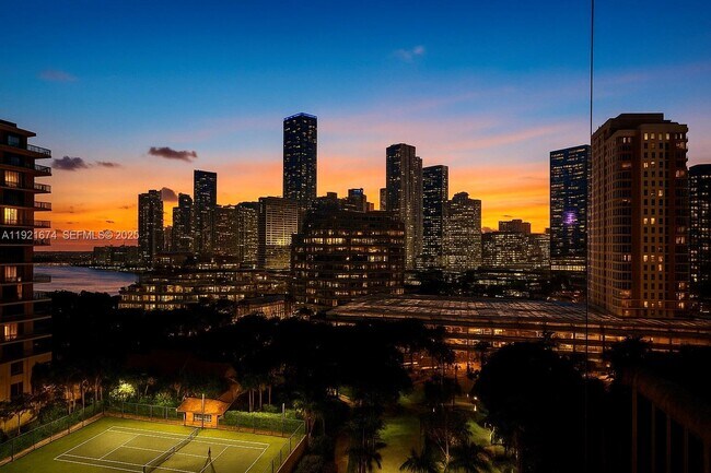 Building Photo - 540 Brickell Key Dr