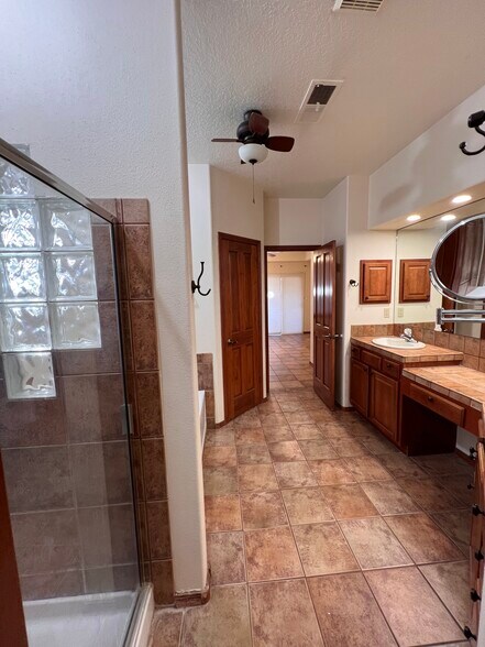 Building Photo - 13200 Bighorn Rd NE