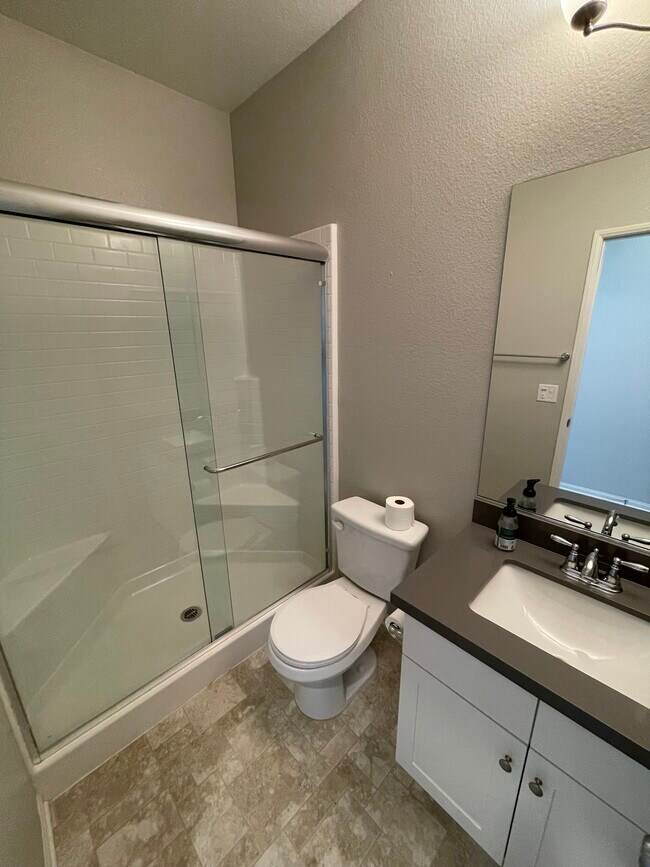 Building Photo - 8850 Olive Ln