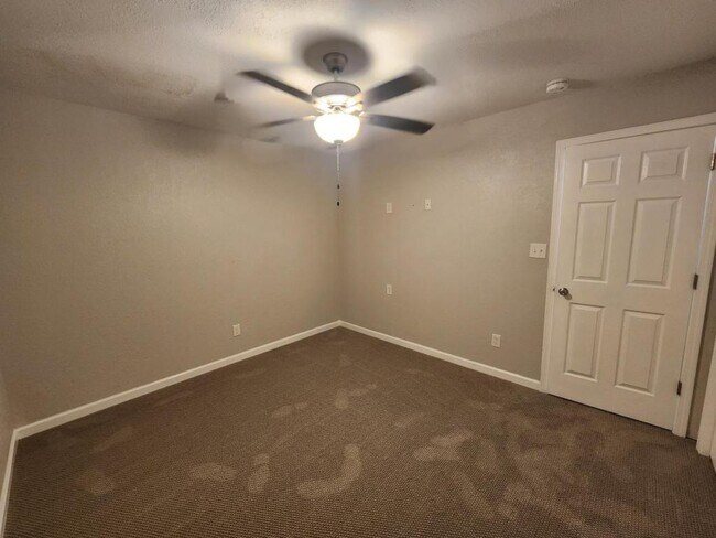 Building Photo - 205 Double Eagle Dr