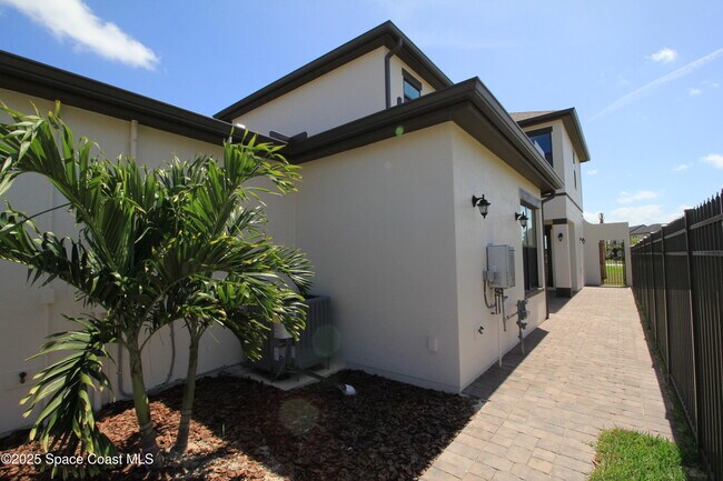 Building Photo - 2485 Musette Aly