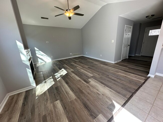 Building Photo - 4600 Wren Wood Dr