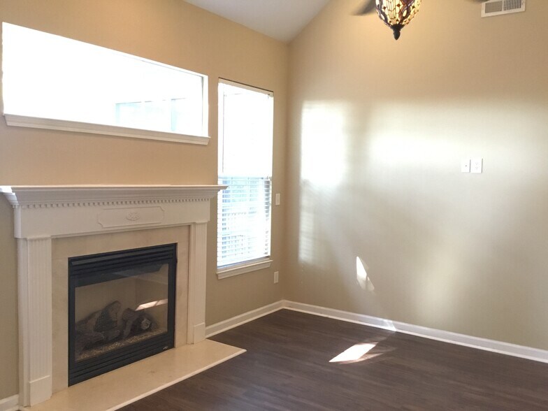 Building Photo - 636 Long Melford Dr