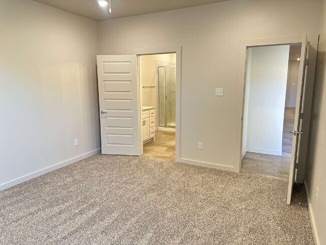 Building Photo - Brand new townhomes in Frenship ISD!