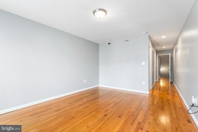 Building Photo - 1330 S Charles St