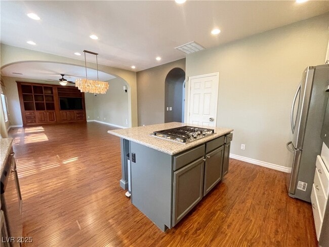 Building Photo - 11761 Del Sur Ave