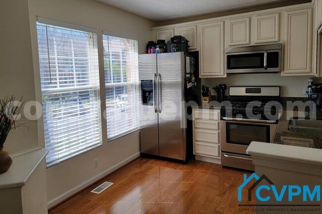 Building Photo - 8511 Pine Meadows Dr