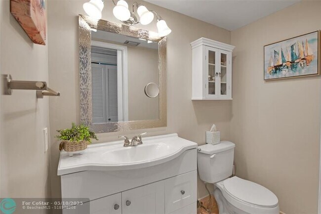 Building Photo - 4302 Martinique Cir