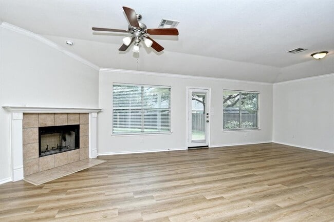 Building Photo - 2112 Mir Woods Dr