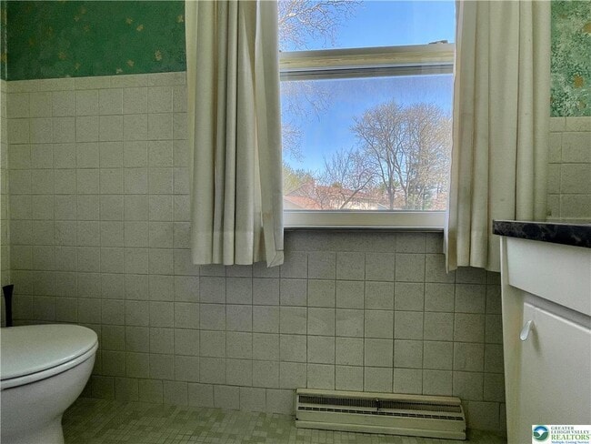 Building Photo - 1331 Armstrong Rd