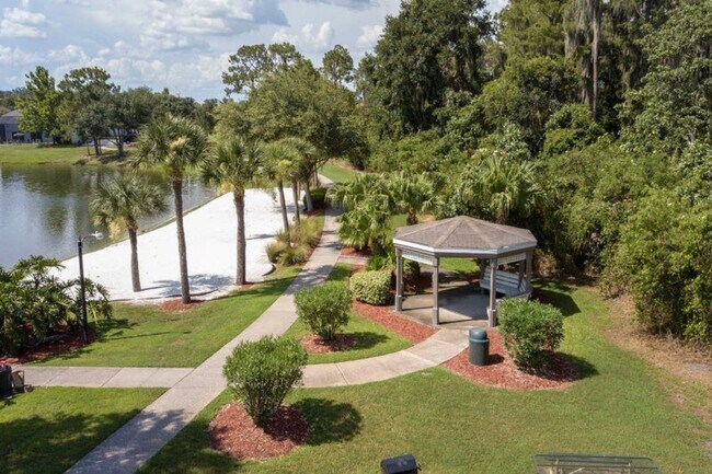 Building Photo - 1070 Lake Berkley Dr