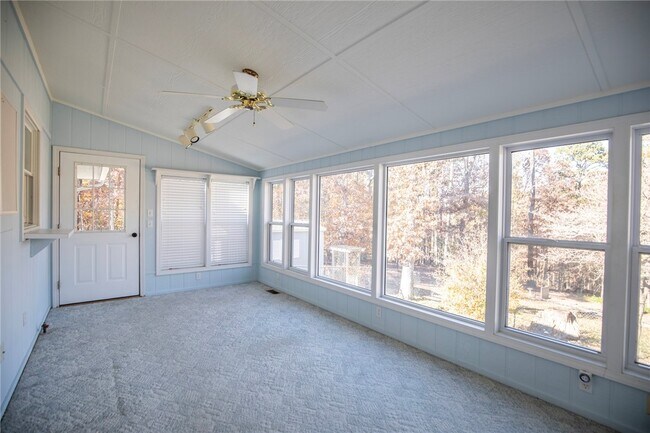 Building Photo - 12 Deddington Dr