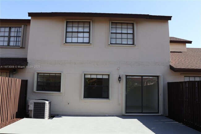 Building Photo - 10170 SW 137th Pl