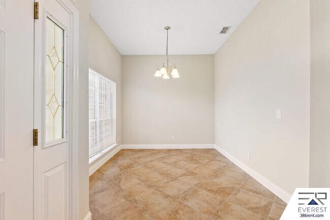 Building Photo - 24 Pittwick Ln