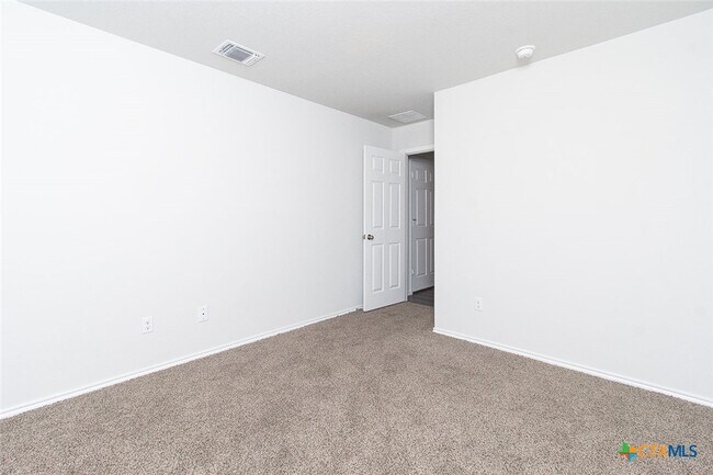 Building Photo - 1717 Cedrus Dr