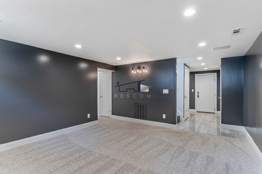 Building Photo - 3075 Polk Ave