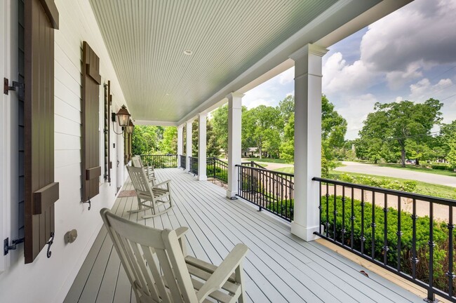 Building Photo - A timeless Cape Cod-style estate!
