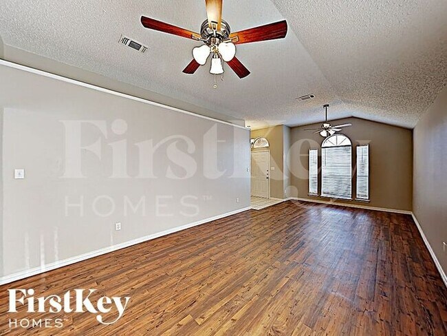Building Photo - 3955 Cypress Gardens Dr