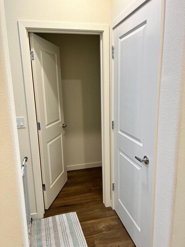 Building Photo - 4711 Falcon Rock Ln