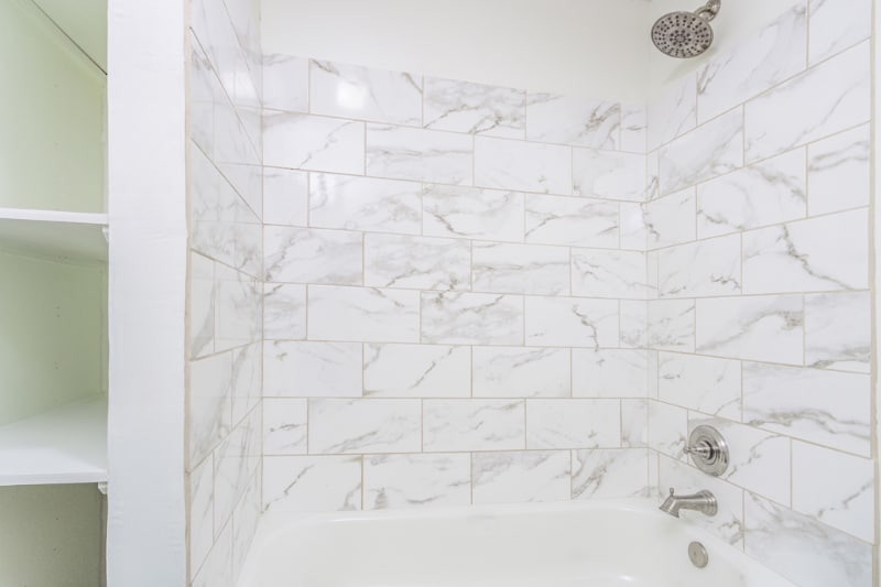 Building Photo - 3 Amanda