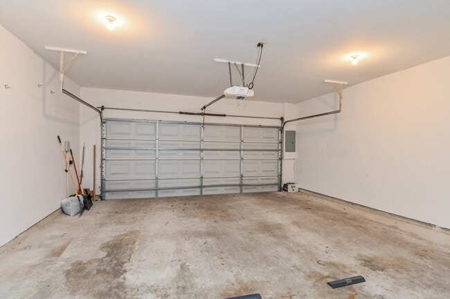 Building Photo - 294 Sugar Berry Cir