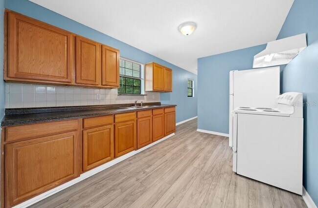 Building Photo - 4103 Holly Hill