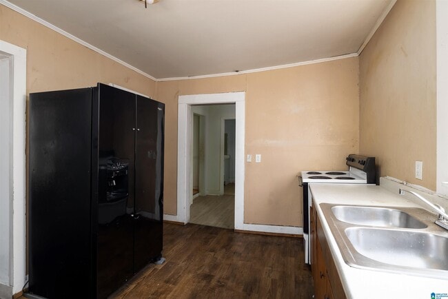 Building Photo - 1216 Waverly St