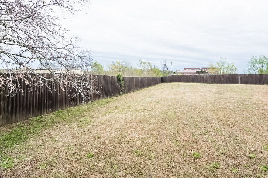 Building Photo - 10892 Blake Cir