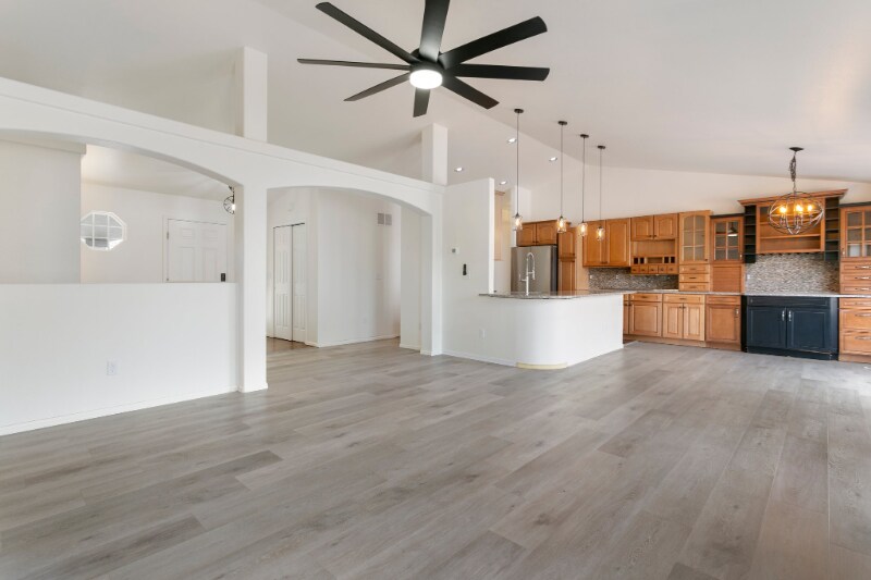 Building Photo - 8946 Oakmont Rd