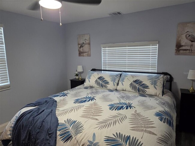 Building Photo - 5105 Tangerine Ave S