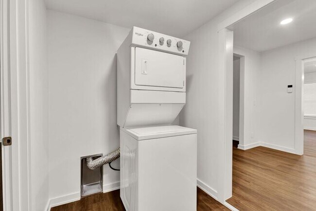 Building Photo - Stunning 3-Bedroom Home with Modern Upgrades in Tulsa