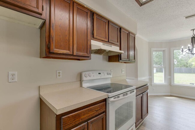Building Photo - 1121 Nipigon Ct